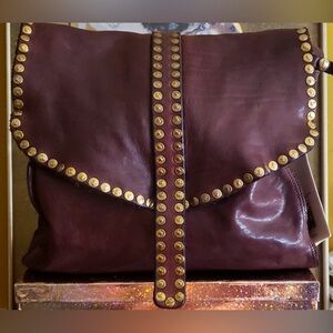 Campomaggi Burgundy and Gold Shoulder Bag with Sophisticated Design
